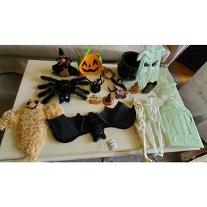 23 piece Halloween Decor